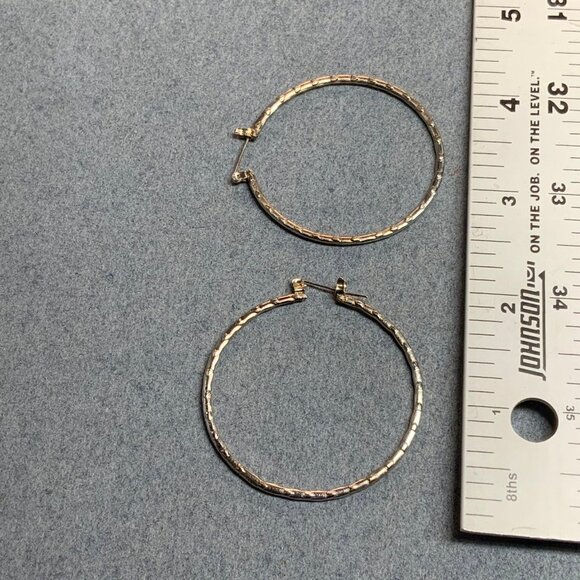 Heart Hoop Pierced Earrings Skinny Silver Textured Snap Retro Vintage Valentine - Picture 6 of 6